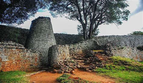 De Great Zimbabwe-Verfall: Een Mysterie van Verlaten Stad en Verdwenen Macht in de 4e Eeuw na Christus