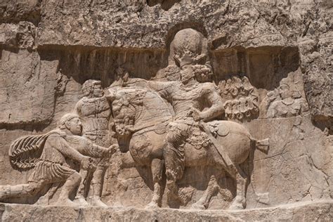 De Overwinning Van Shapur I Op Valerianus: Een Romeinse Keizer gevangen genomen, de Perzische Macht op het hoogtepunt